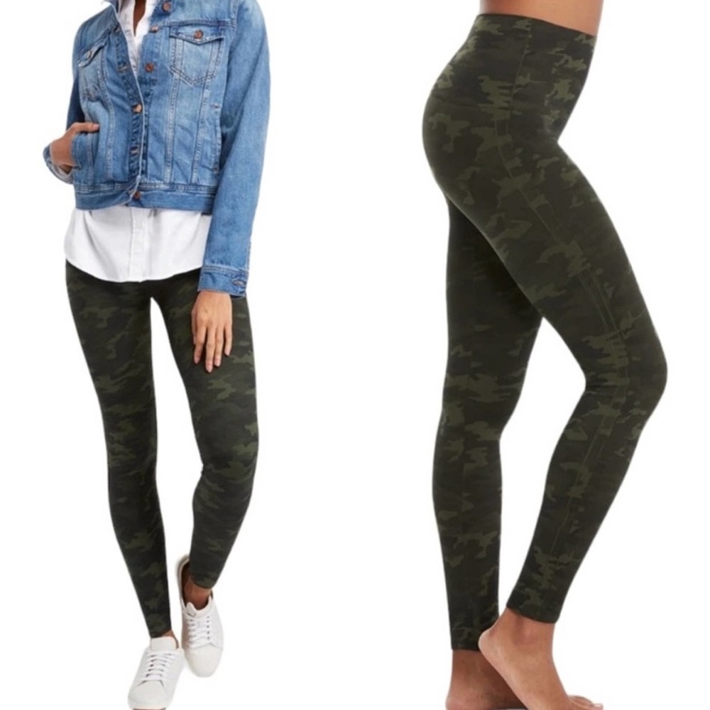 SPANX Look at Me Now Deep Green Camouflage Leggings Size Small